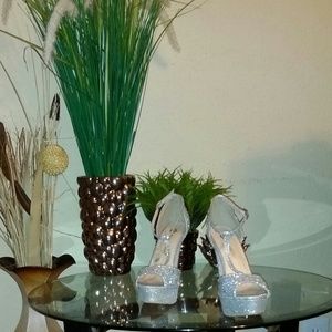 Used Silver sandal heel by Chase and Chloe